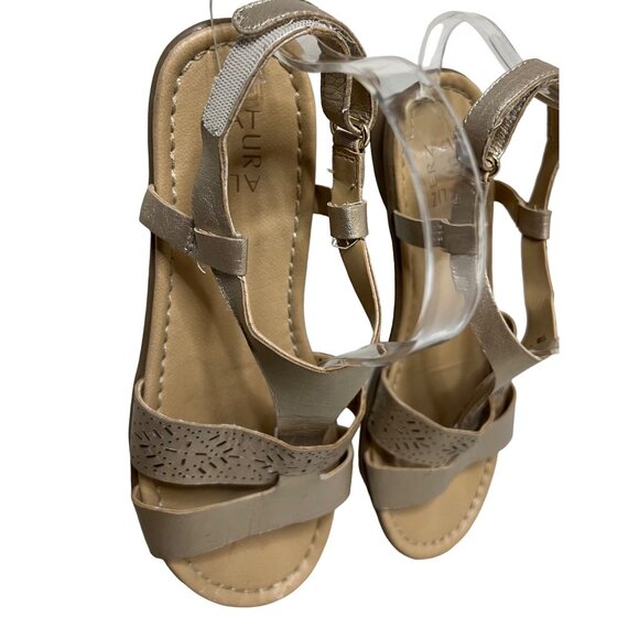 Naturalizer Womens Leather Sandals With Laser Cut Straps 8M Beige Ankle Closure - Picture 4 of 14